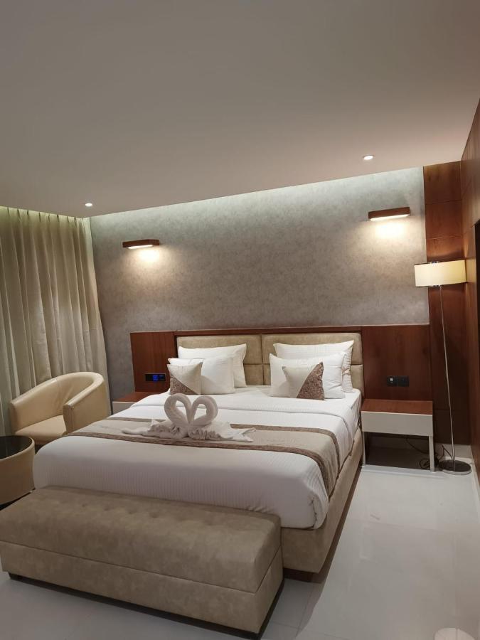 Royal Plaza Suites By Rak Rooms, Mangaluru Esterno foto