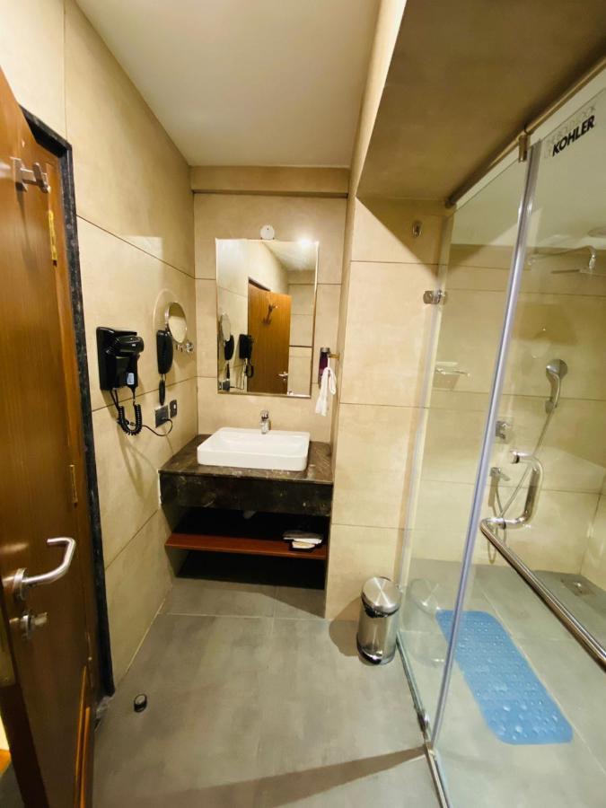 Royal Plaza Suites By Rak Rooms, Mangaluru Esterno foto