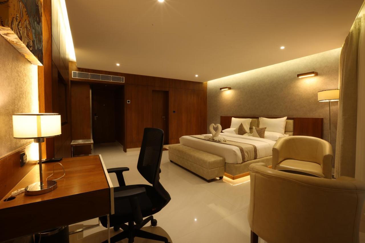 Royal Plaza Suites By Rak Rooms, Mangaluru Esterno foto