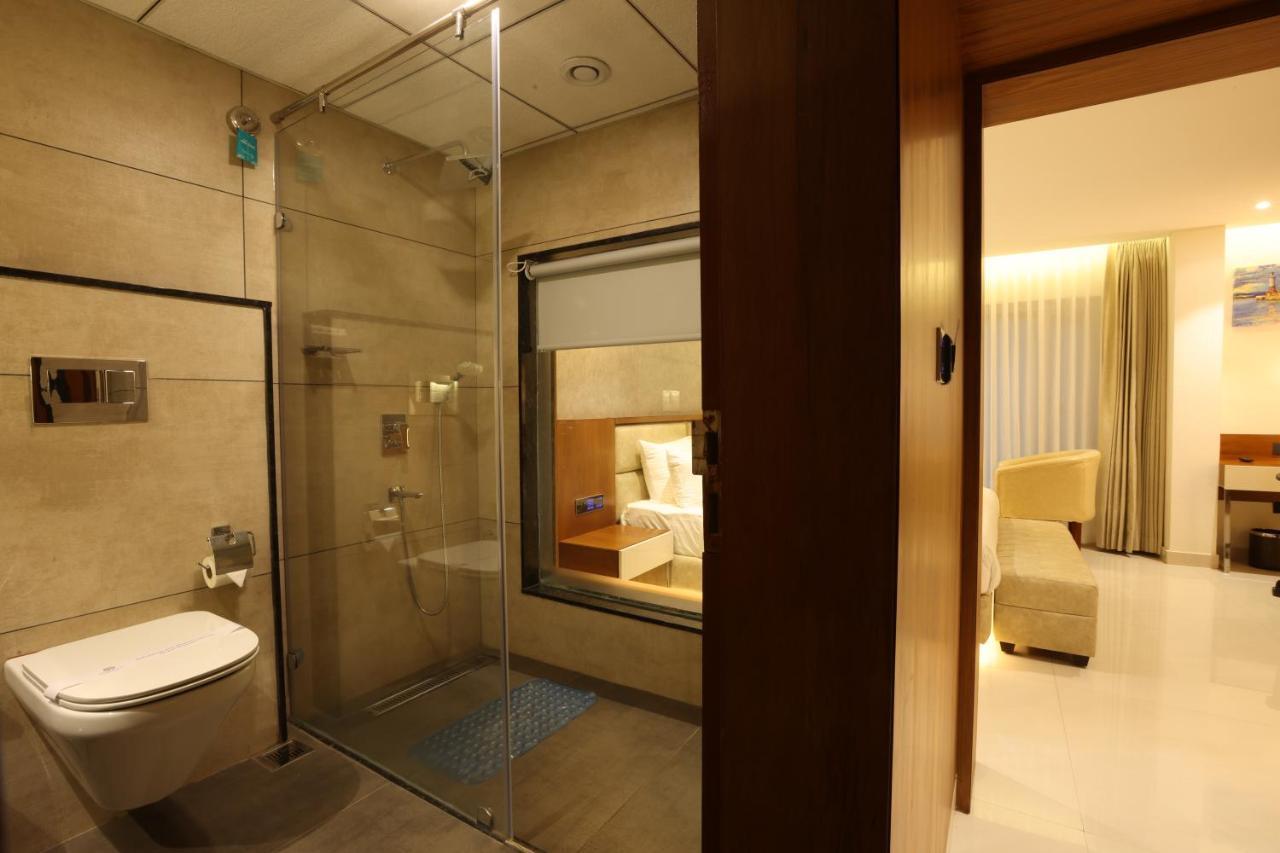 Royal Plaza Suites By Rak Rooms, Mangaluru Esterno foto