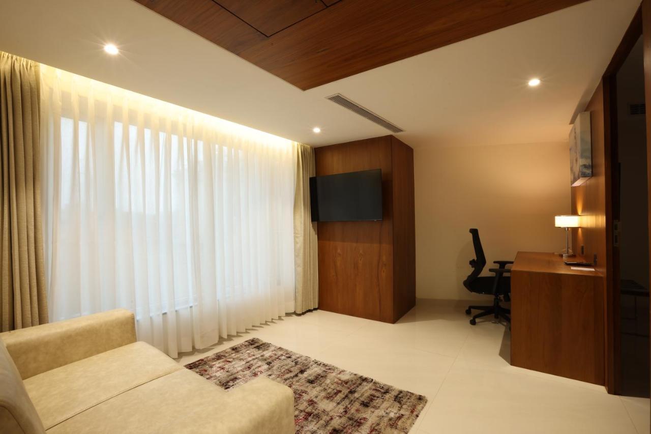 Royal Plaza Suites By Rak Rooms, Mangaluru Esterno foto