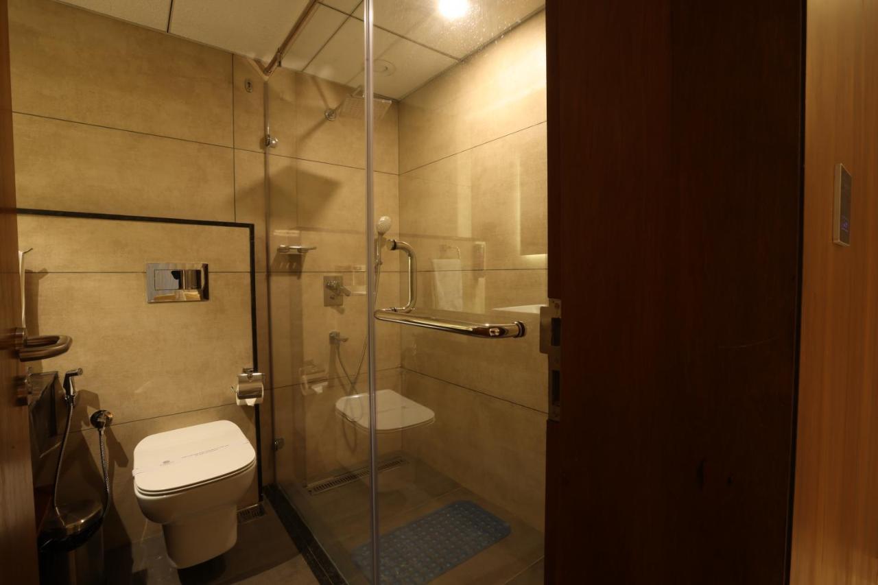 Royal Plaza Suites By Rak Rooms, Mangaluru Esterno foto