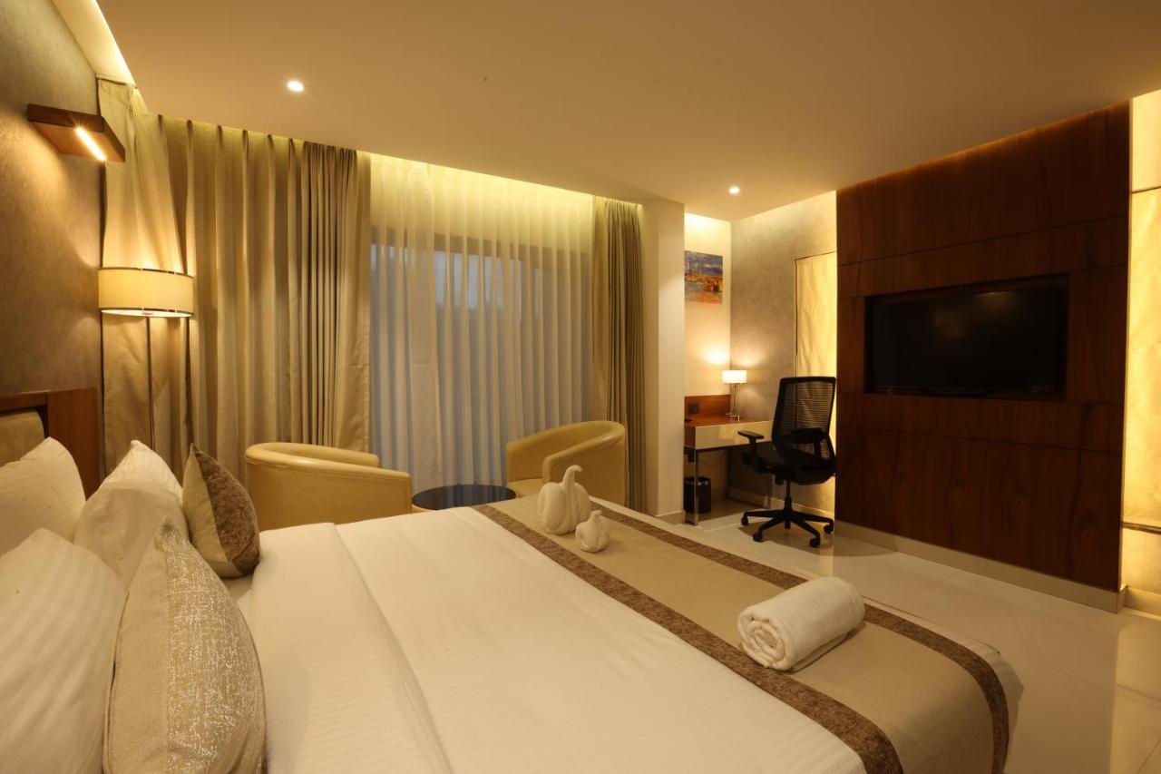 Royal Plaza Suites By Rak Rooms, Mangaluru Esterno foto