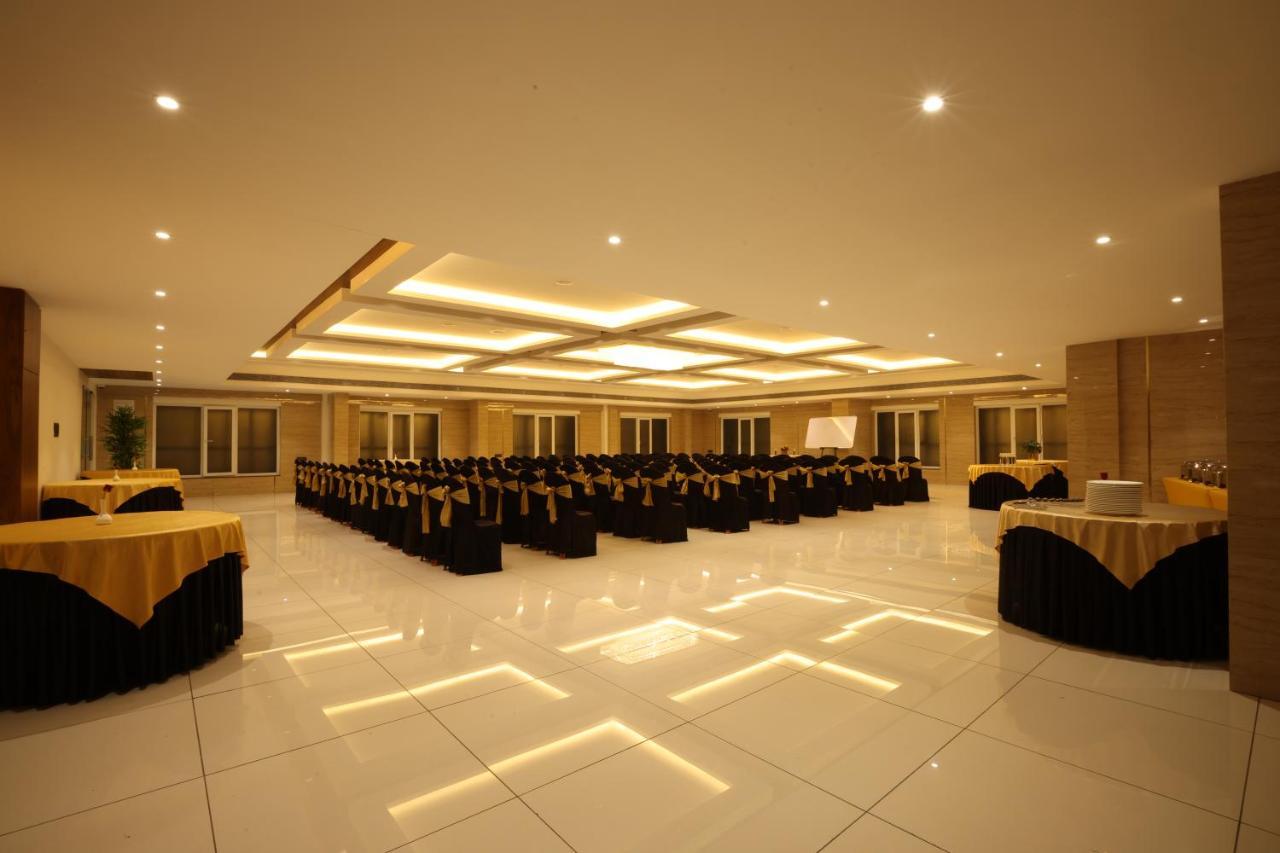 Royal Plaza Suites By Rak Rooms, Mangaluru Esterno foto