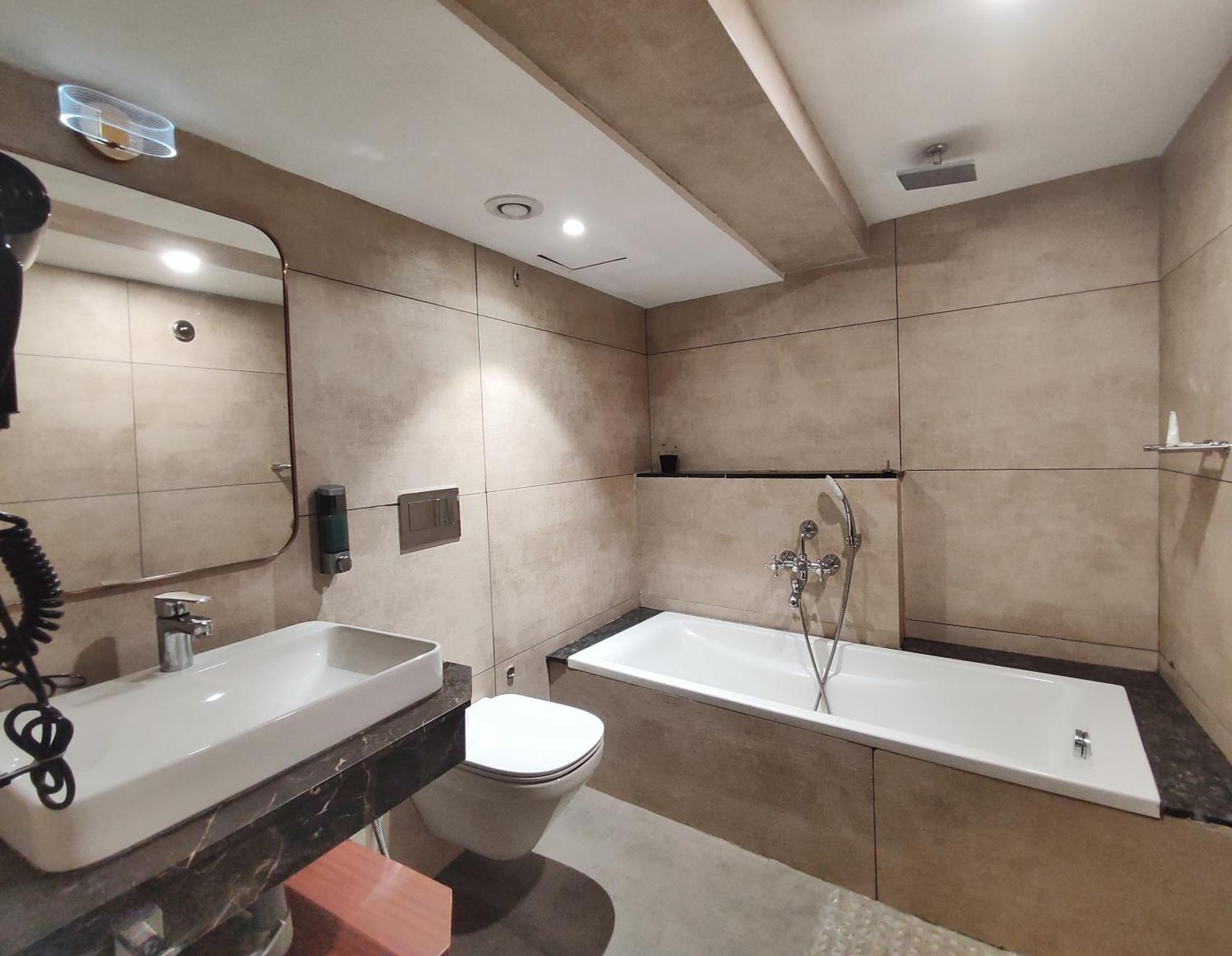 Royal Plaza Suites By Rak Rooms, Mangaluru Esterno foto
