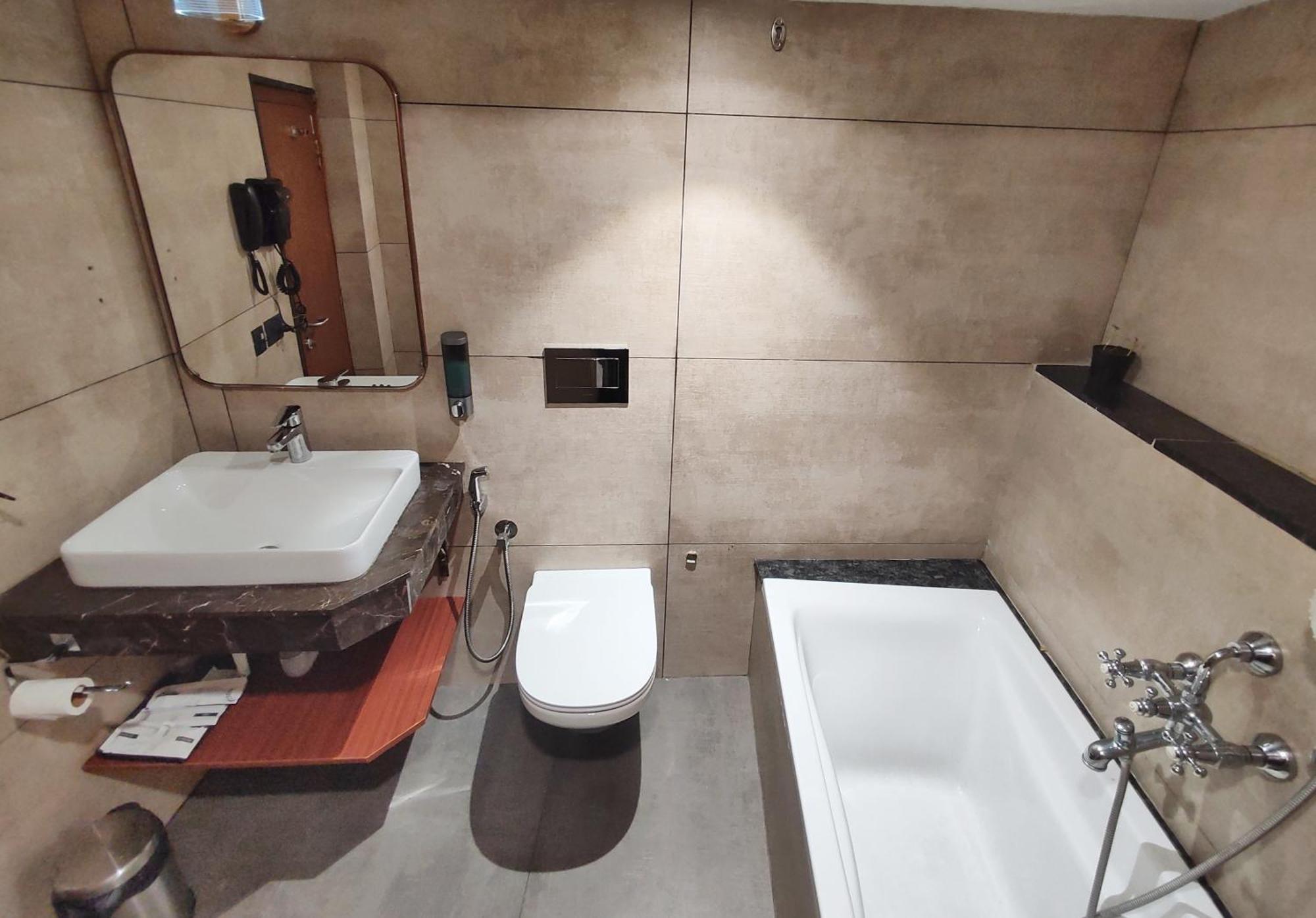 Royal Plaza Suites By Rak Rooms, Mangaluru Esterno foto